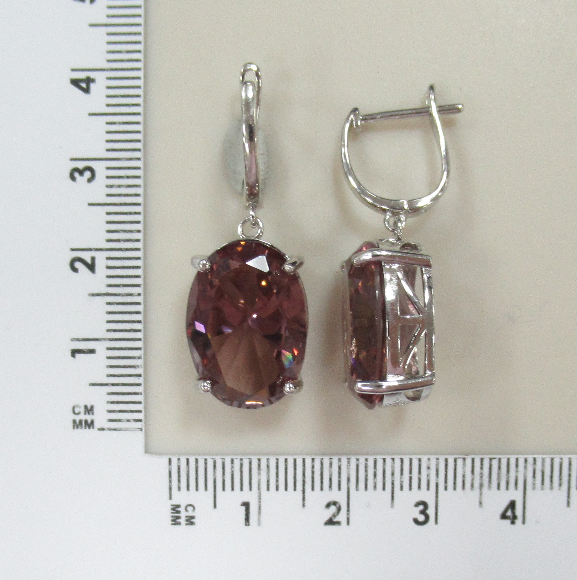 Серебряные серьги с султанитами